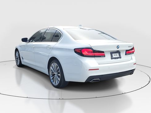 Used 2023 BMW 530i w/ Convenience Package RWD image 4