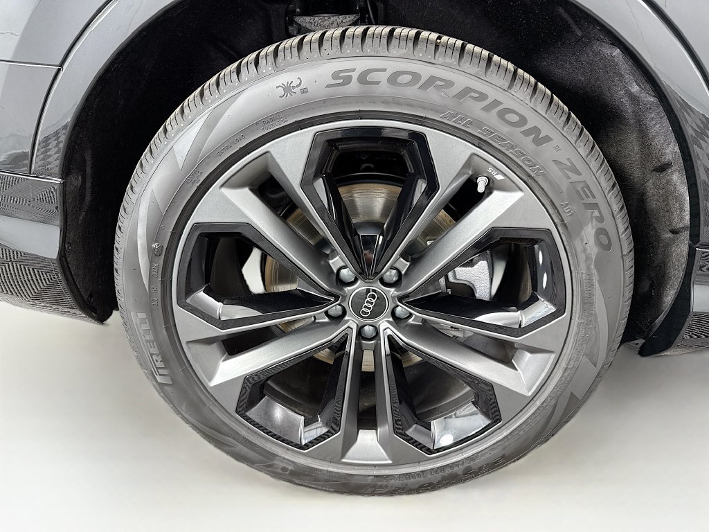 Used 2026 Audi Q7 3.0T Premium Plus AWD/4WD image 35