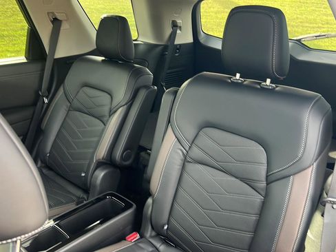 Used 2023 Nissan Pathfinder Platinum AWD/4WD image 34