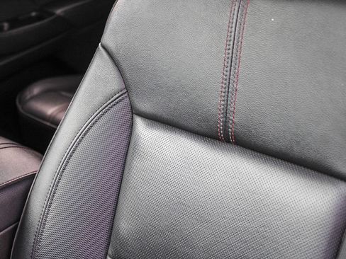 Used 2022 Chevrolet Traverse RS w/ LPO, Floor Liner Package FWD image 12