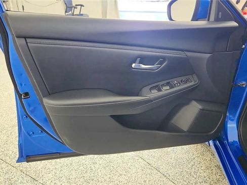 Used 2024 Nissan Sentra SV FWD image 31