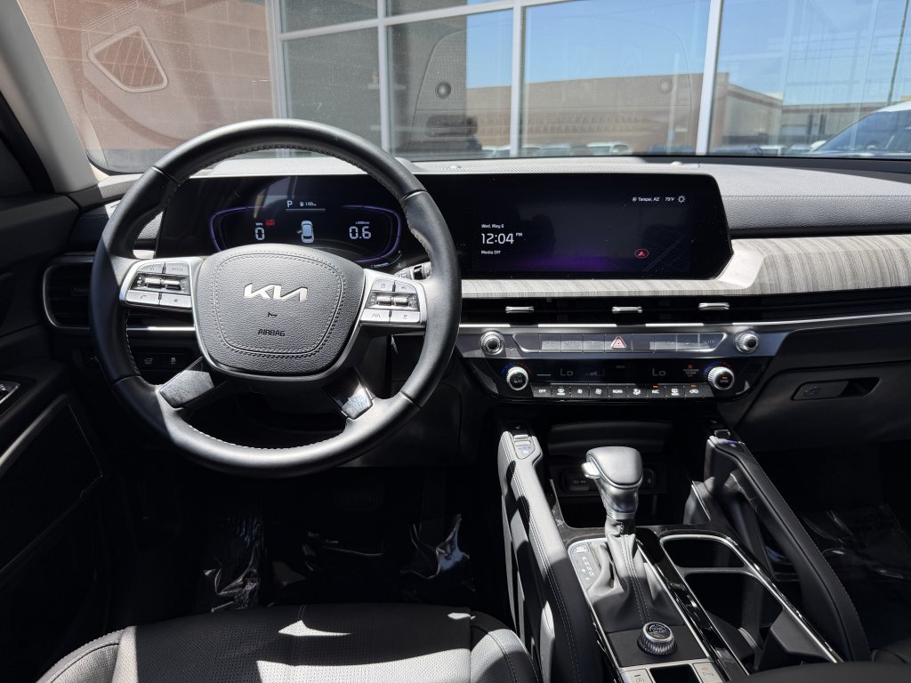 Used 2025 Kia Telluride EX w/ EX Captain's Chair Package FWD image 16