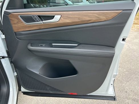 New 2026 Volkswagen Atlas SE image 41