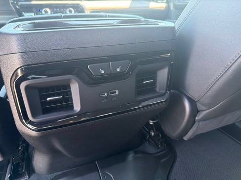 Used 2025 GMC Sierra 1500 AT4 w/ AT4 Premium Package AWD/4WD image 17