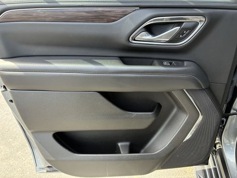 Used 2022 Chevrolet Suburban LS w/ Driver Alert Package image 16