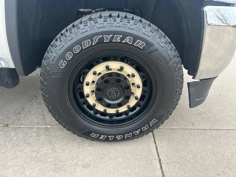 Used 2015 GMC Sierra 3500 SLT w/ Duramax Plus Package AWD/4WD image 36