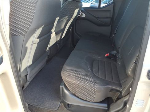 Used 2018 Nissan Frontier PRO-4X image 5