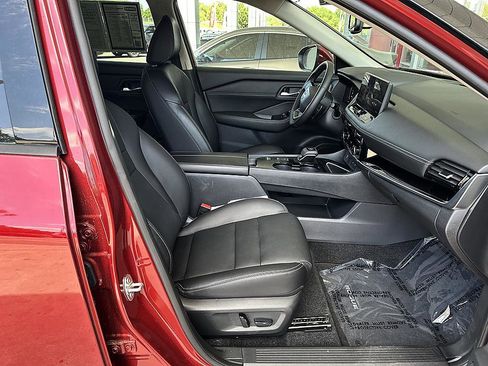 Certified 2025 Nissan Rogue SL FWD image 19