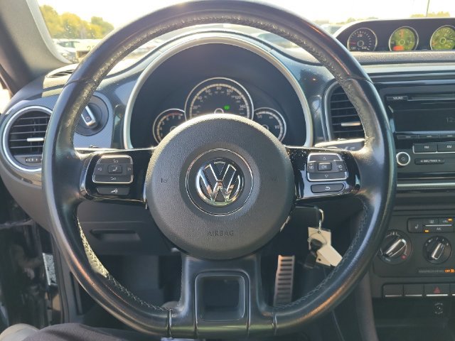Used 2014 Volkswagen Beetle R-Line FWD image 27