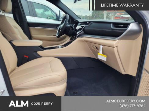 New 2025 Jeep Grand Cherokee L Limited AWD/4WD image 20