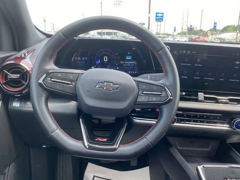 Used 2025 Chevrolet Equinox RS FWD image 18