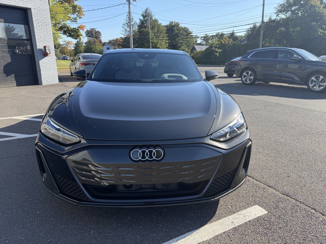 Used 2025 Audi S e-tron GT Prestige AWD/4WD image 3