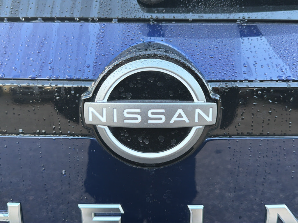 Used 2023 Nissan Pathfinder Platinum w/ Cargo Package AWD/4WD image 18