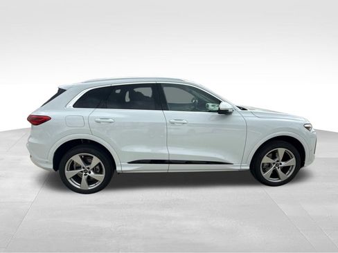 Used 2025 Audi Q5 Premium Plus AWD/4WD image 10