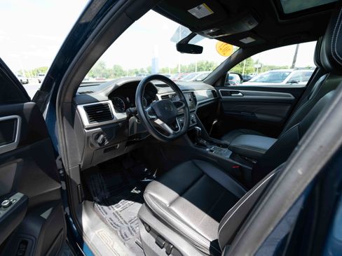 Used 2021 Volkswagen Atlas Cross Sport SE w/ Panoramic Sunroof Package FWD image 8