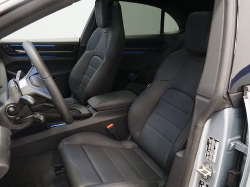 New 2026 Porsche Macan 4 Electric image 5