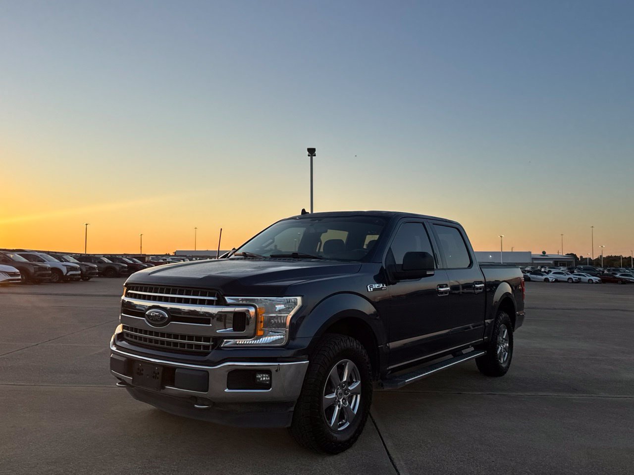 Used 2019 Ford F150 XLT w/ Equipment Group 302A Luxury AWD/4WD image 11