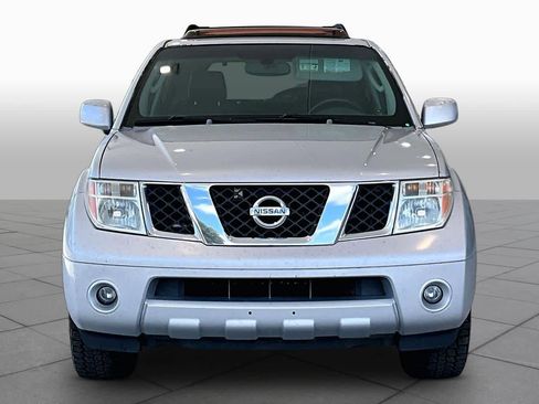 Used 2005 Nissan Pathfinder LE RWD image 3
