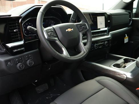 New 2026 Chevrolet Silverado 2500 LTZ w/ LTZ Convenience Package AWD/4WD image 2
