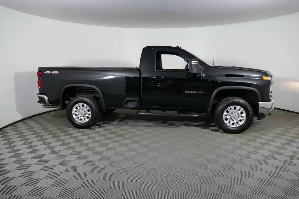 Used 2024 Chevrolet Silverado 2500 LT w/ Convenience Package AWD/4WD image 2