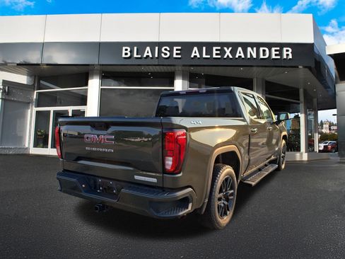 Used 2024 GMC Sierra 1500 Elevation AWD/4WD image 3