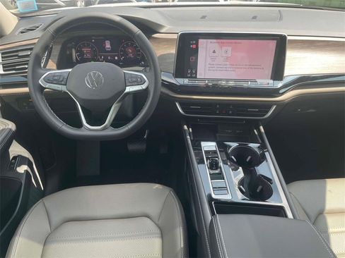 New 2024 Volkswagen Atlas SEL image 14