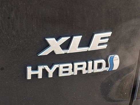 Used 2023 Toyota RAV4 XLE image 32