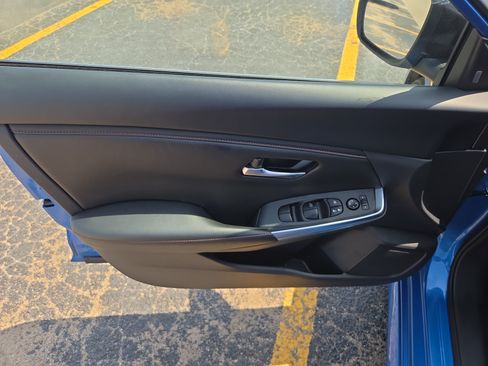 Used 2025 Nissan Sentra SR FWD image 6