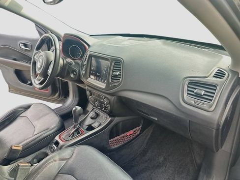 Used 2018 Jeep Compass Trailhawk w/ Leather Interior Group AWD/4WD image 27