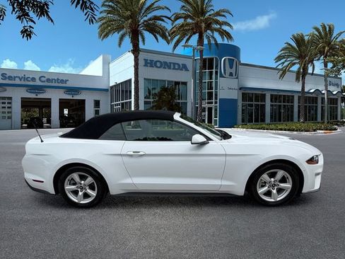 Used 2019 Ford Mustang Convertible RWD image 9