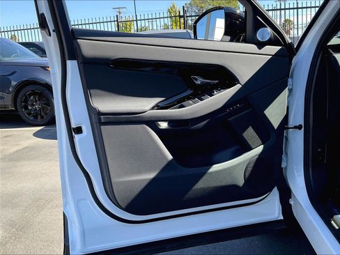 New 2026 Land Rover Range Rover Evoque Dynamic SE image 23