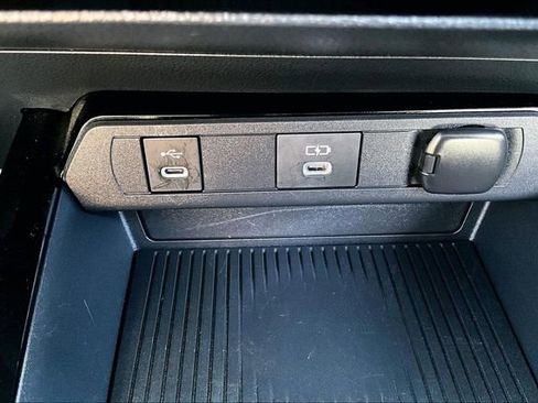 Used 2025 Toyota Prius LE image 15