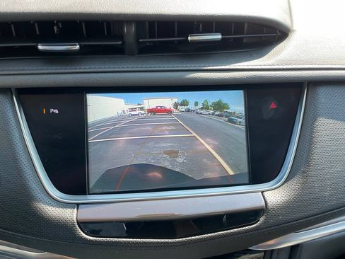 Used 2018 Cadillac XT5 Luxury w/ Driver Awareness Package FWD image 17