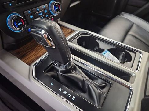 Used 2018 Ford F150 Lariat w/ Equipment Group 502A Luxury image 32