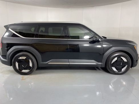 New 2026 Kia EV9 Wind image 9