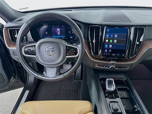 Used 2023 Volvo XC60 B5 Ultimate w/ Climate Package image 19