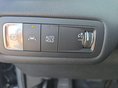 Certified 2025 Chevrolet Blazer EV LT AWD/4WD image 18