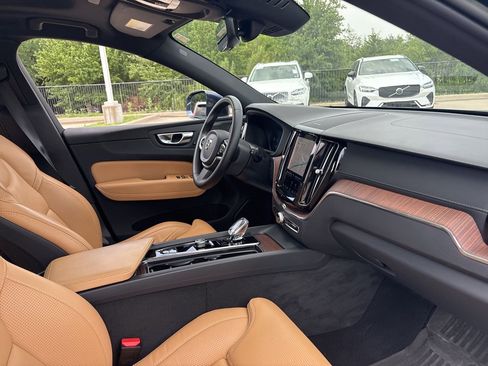 Used 2023 Volvo XC60 B5 Ultimate w/ Climate Package AWD/4WD image 14