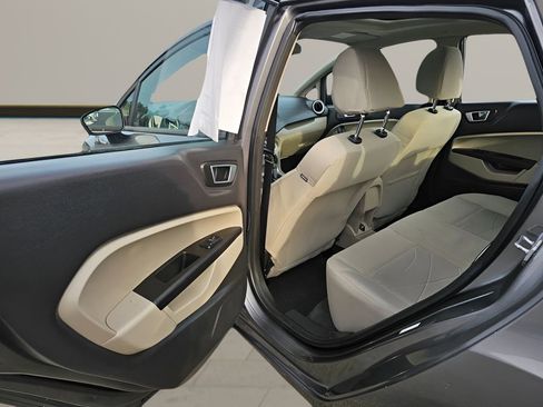 Used 2014 Ford Fiesta SE w/ Comfort Package FWD image 12