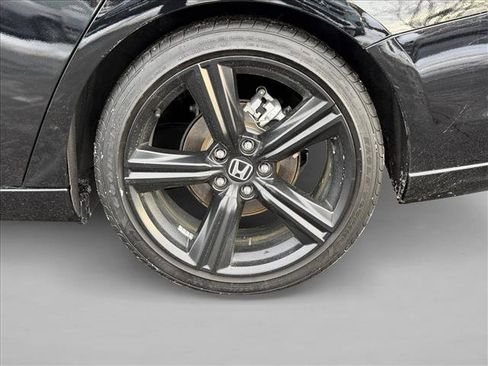Used 2025 Honda Accord Sport image 9