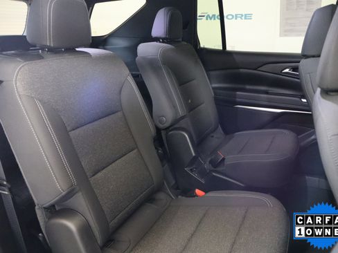 Used 2025 Chevrolet Traverse LT image 19