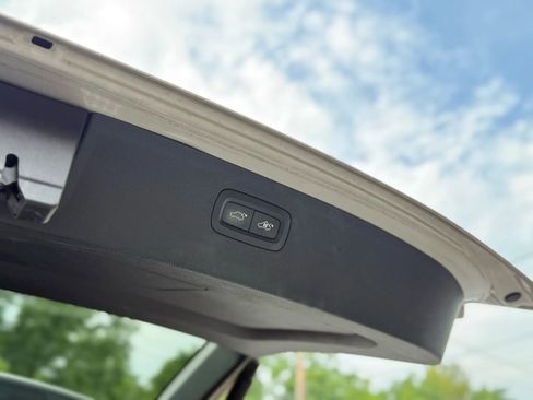 Used 2016 Volvo XC90 T5 Momentum image 39