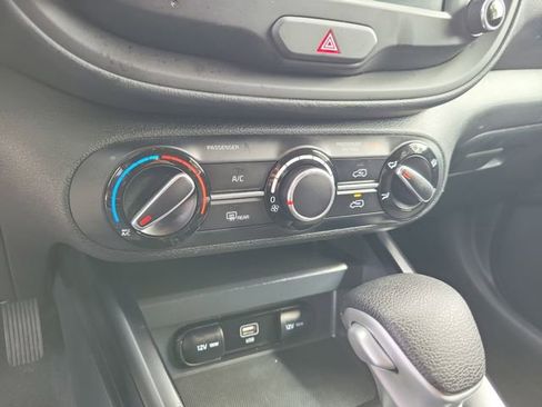 Used 2025 Kia Soul LX w/ LX Technology Package image 20