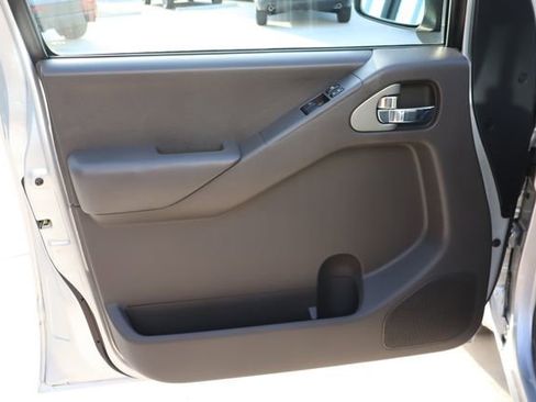 Used 2013 Nissan Frontier SV w/ SV Value Truck Pkg image 20