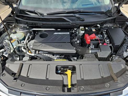 Certified 2025 Nissan Rogue SL w/ SL Premium Package FWD image 11