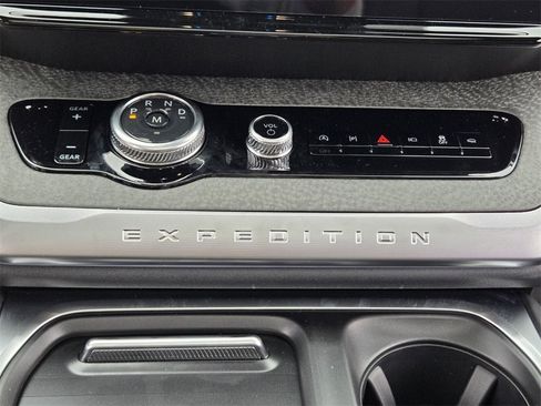 New 2025 Ford Expedition Tremor image 18