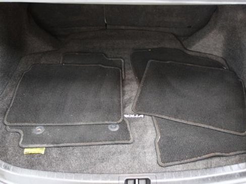 Used 2015 Toyota Corolla LE FWD image 19