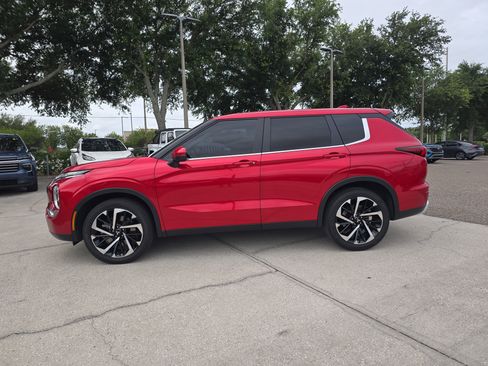 Used 2024 Mitsubishi Outlander SE FWD image 5