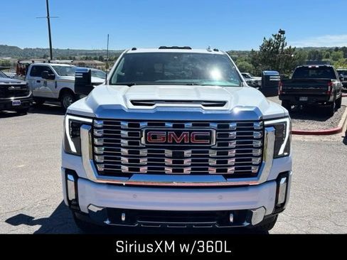Used 2024 GMC Sierra 3500 Denali w/ Denali Reserve Package AWD/4WD image 10