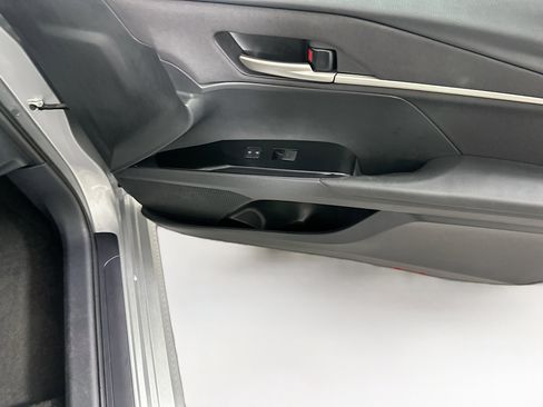 Used 2025 Toyota Camry LE image 32